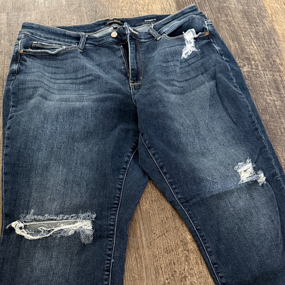 Judy Blue Distressed Boyfriend Fit Jeans - Picture 2 of 4
